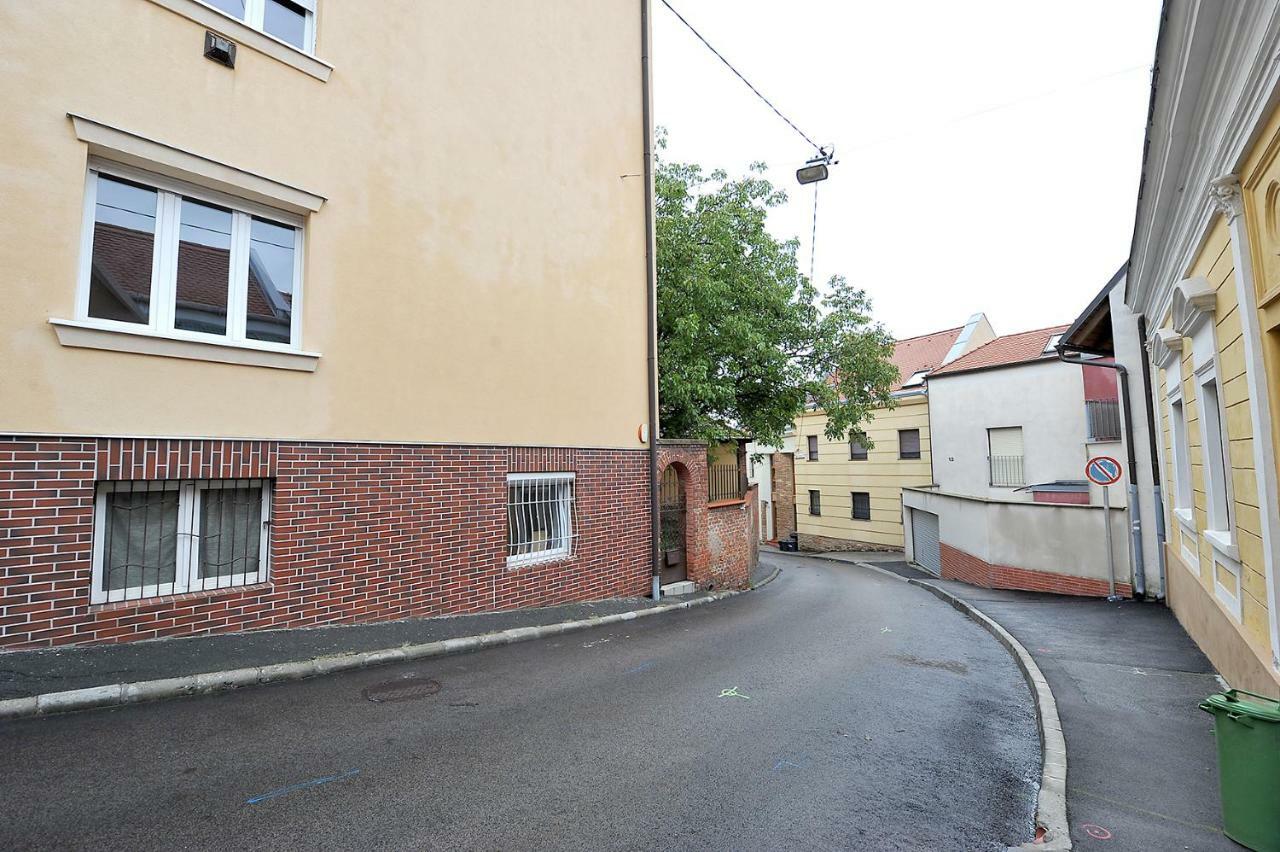 Pure Apartman Peçuy Dış mekan fotoğraf